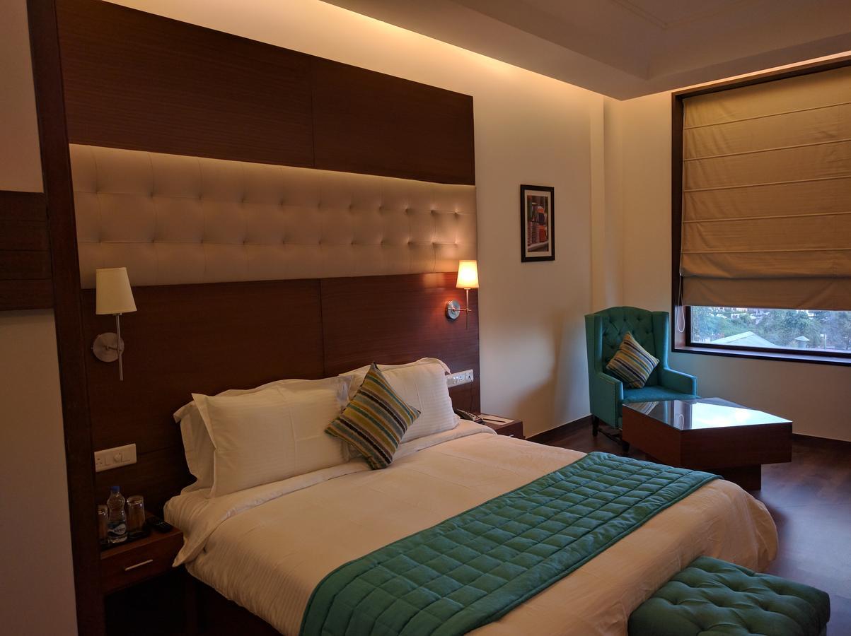 Rs Sarovar Portico Pālampur Exterior photo