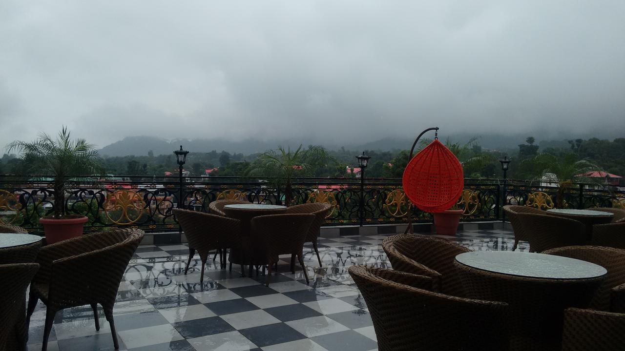 Rs Sarovar Portico Pālampur Exterior photo