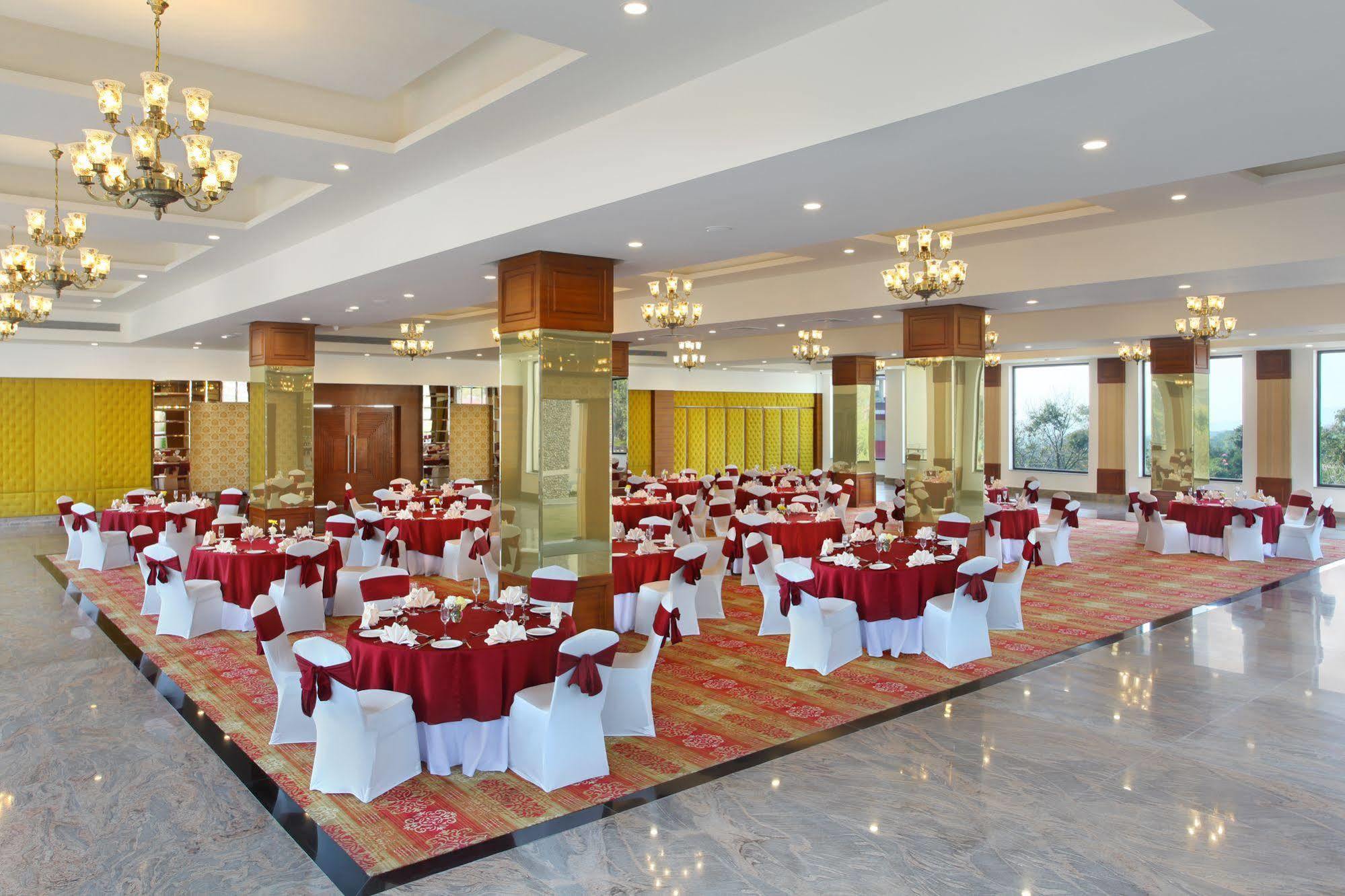 Rs Sarovar Portico Pālampur Exterior photo
