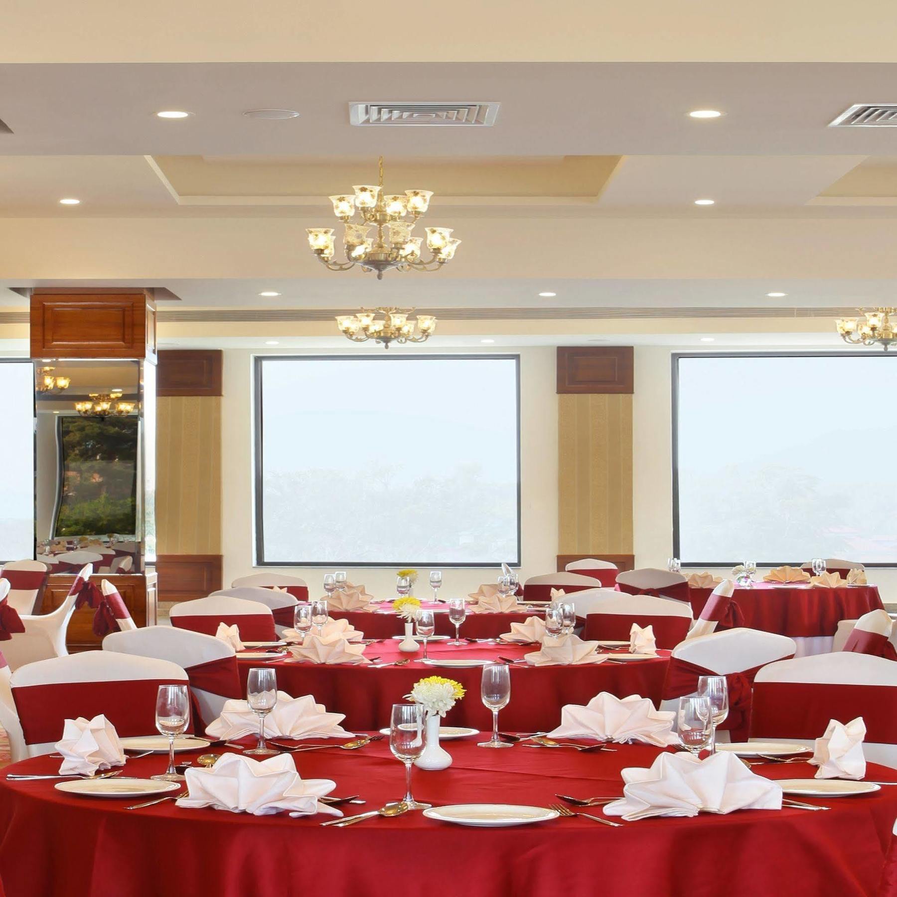 Rs Sarovar Portico Pālampur Exterior photo